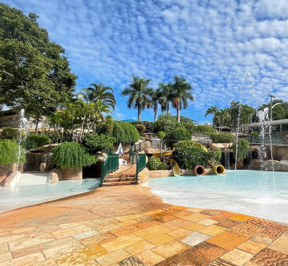 Diroma Resort Internacional Incluso 1 Acesso Ao Acqua Park Vulcao Калдас-Новас Экстерьер фото